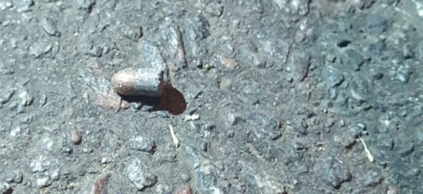 Casquillo de bala de plomo encontrado en el local de Nuevo Encuentro en Villa Crespo. FOTO: AGENCIA PACO URONDO.