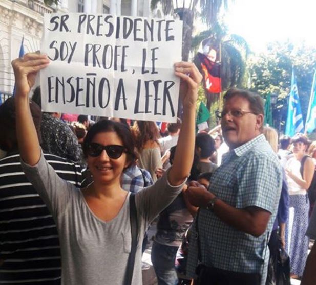 Multitudinario rechazo al Presidente Macri en Rosario.  FOTO: RADIO SI