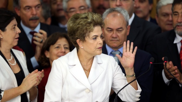 Dilma Rousseff, suspendida por 180 días.