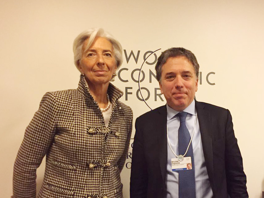 El Ministro Dujovne con la titular de FMI en Davos.