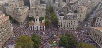 TRABAJADORES – Régimen | Multitudinaria marcha de las CTA y gremios libres de la CGT. “Unidad de los Trabajadores y al que no le gusta…”.