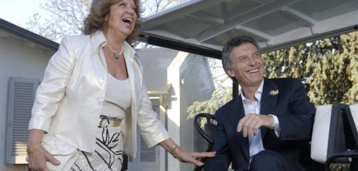 Blanco Villegas, la madre de Macri y su hijo. Oligaquía en estado puro.