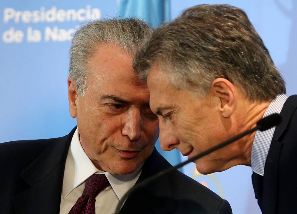 El Presidente golpìsta Temer de Brasil esconde las investigaciones sobre su amigo Mauricio Macri.
