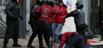 REPRESIÓN – Régimen | Por  varias horas detuvieron y golpearon en forma arbitraria al Director de La Poderosa y otras personas que protestaban contra el salvaje Presupuesto 2019.