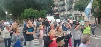 TARIFAZOS – Régimen | La marcha de las antorchas en Rosario y el ruidazo en el AMBA convocó a más personas que la semana anterior.