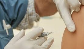 CORONAVIRUS – Mundo | Rusia comenzó a vacunar contra el Coronavirus.