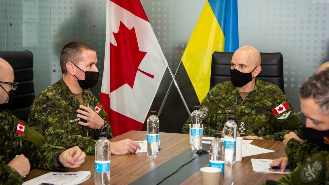 Militares canadienses con nazis ucranianos. FOTO: Agencia Novosti