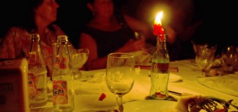 SOCIEDAD – Empresas | Por falta de inversión de Edesur, 500 mil personas siguen sin luz hace días.