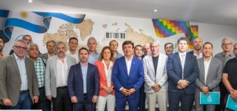 POLÍTICA – Plutocracia | La Federación Argentina de Municipios pidió reunión urgente a Milei.